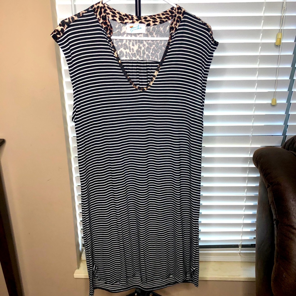 Extra long sleeveless tunic